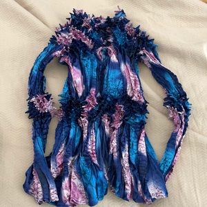 Long sleeve top open in front